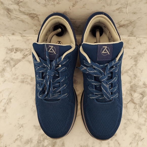 Pre-owned zeba hands free sneakers - Picture 4 of 9